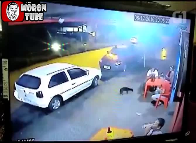 Video: He kills two people after driving himself to death while intoxicated